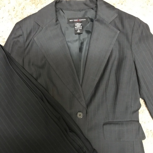 Dark blue pinstripe NY&Co pant suit - Picture 1 of 5